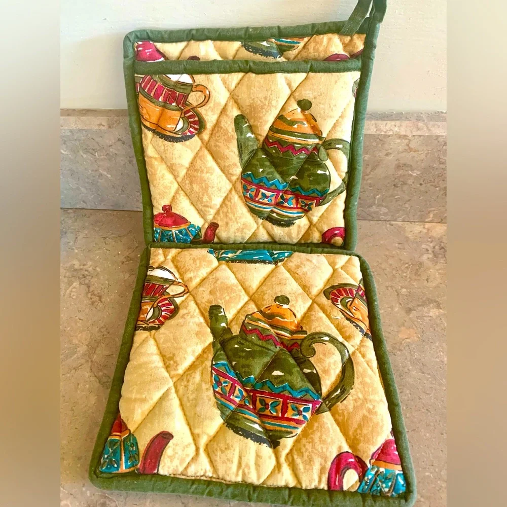 Home Kitchen Quilted Teapot Pot Holder Pair - Green and Cream